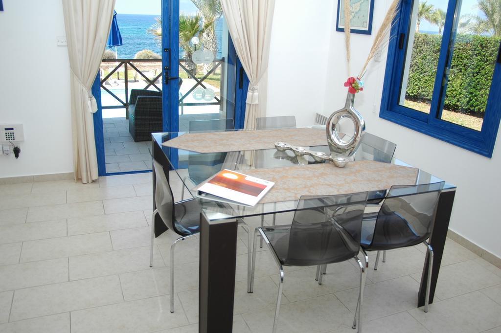 Kymmates Beach Front Villas Paphos Cameră foto