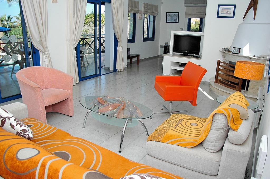 Kymmates Beach Front Villas Paphos Exterior foto
