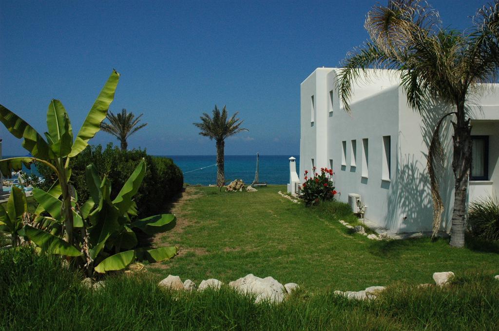 Kymmates Beach Front Villas Paphos Exterior foto