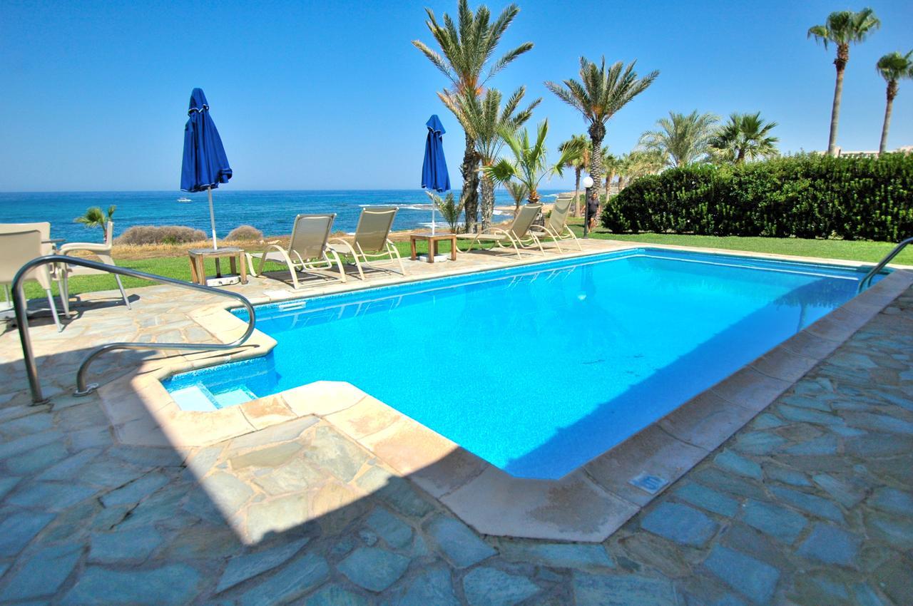 Kymmates Beach Front Villas Paphos Exterior foto