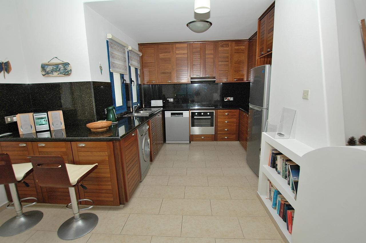 Kymmates Beach Front Villas Paphos Exterior foto