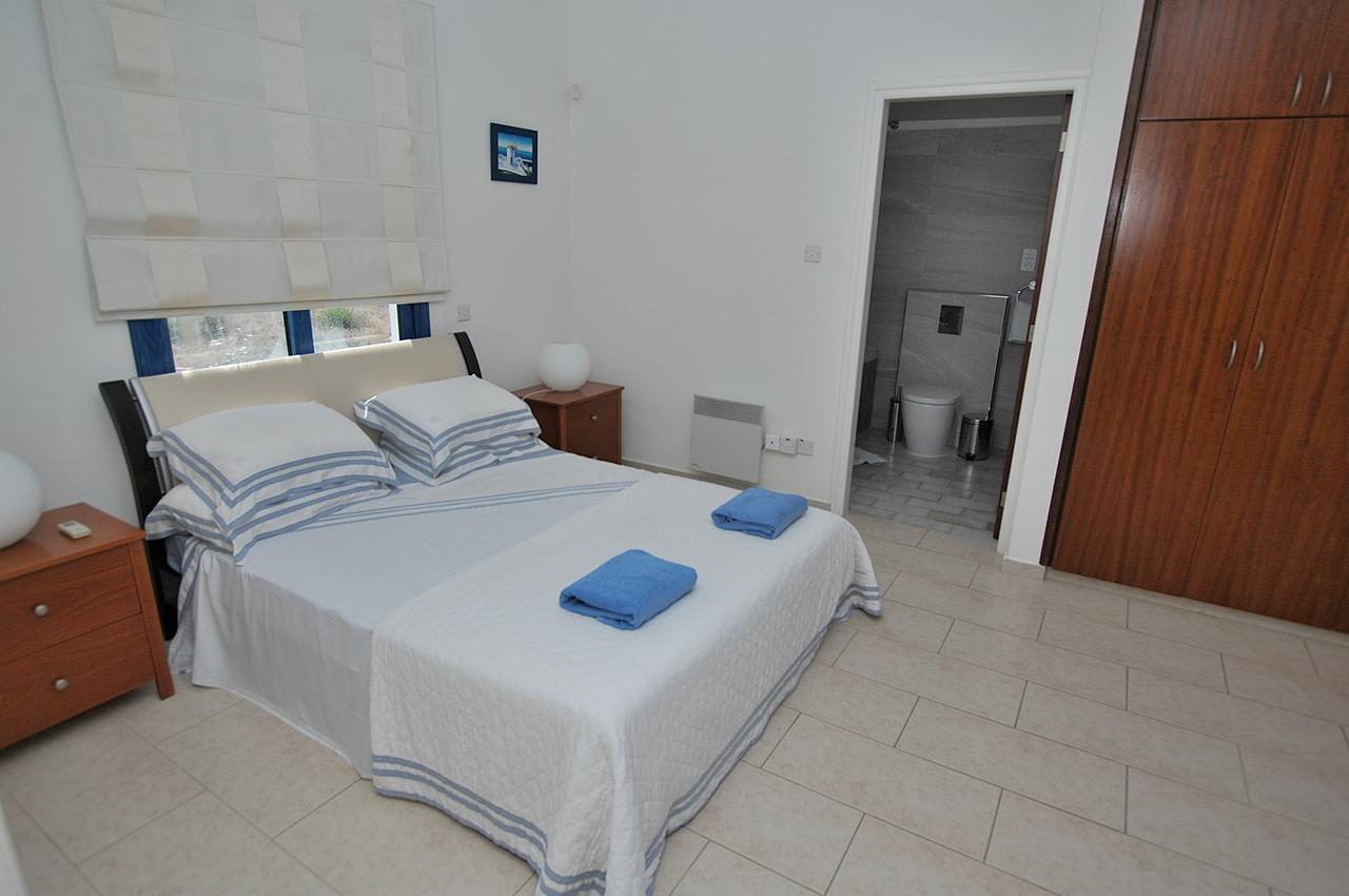 Kymmates Beach Front Villas Paphos Exterior foto