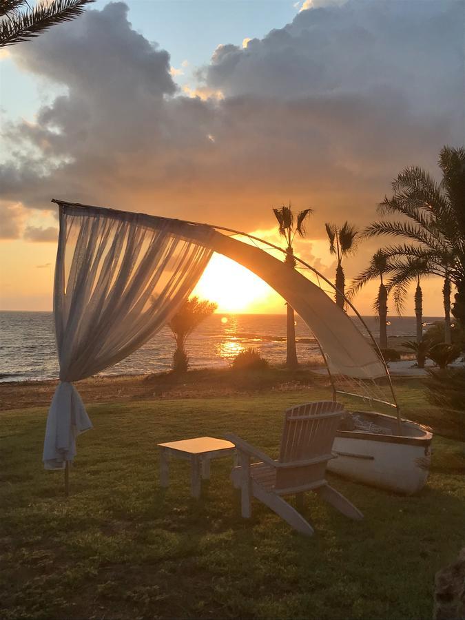 Kymmates Beach Front Villas Paphos Exterior foto